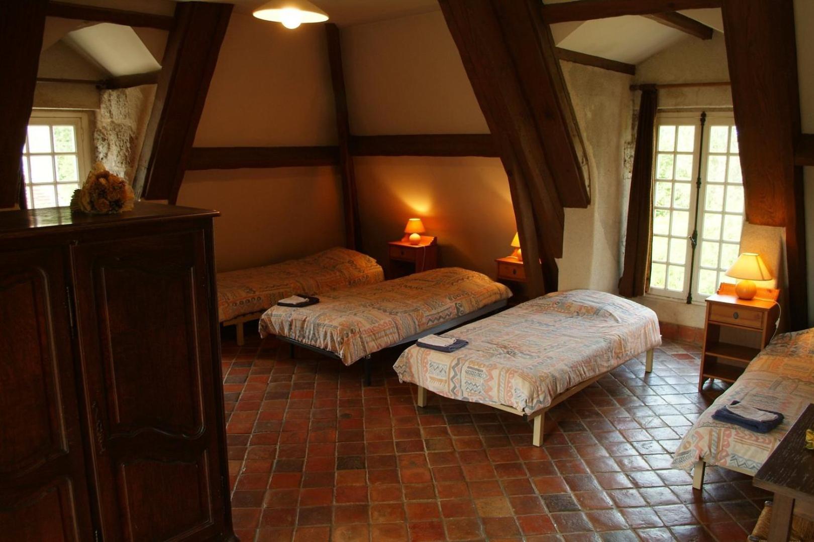 Chateau De Montrame Soisy-Bouy Стая снимка