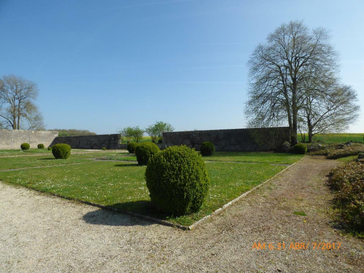 Chateau De Montrame Soisy-Bouy Екстериор снимка
